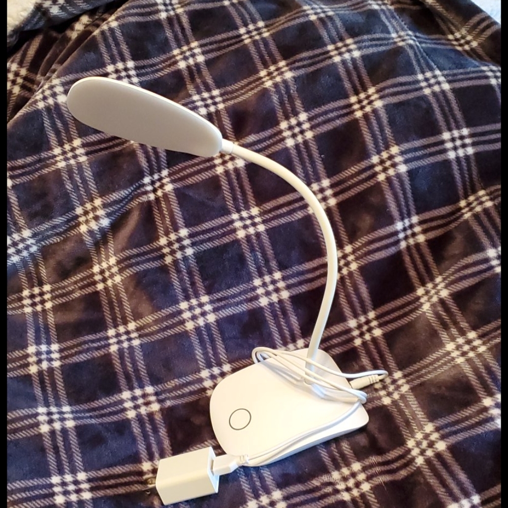 Deeplite LED touch cordless desk lamp
